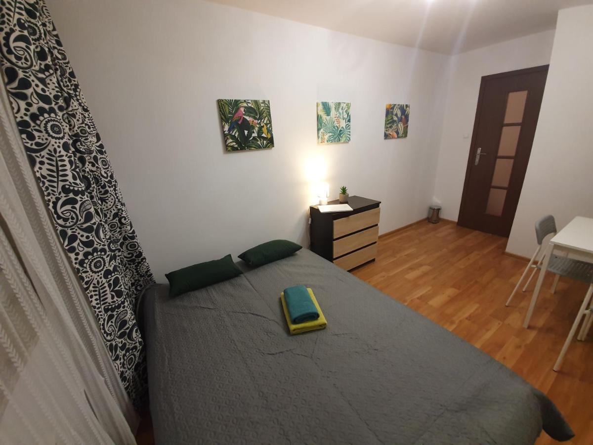 4 Rooms Solidarnosci Варшава Экстерьер фото