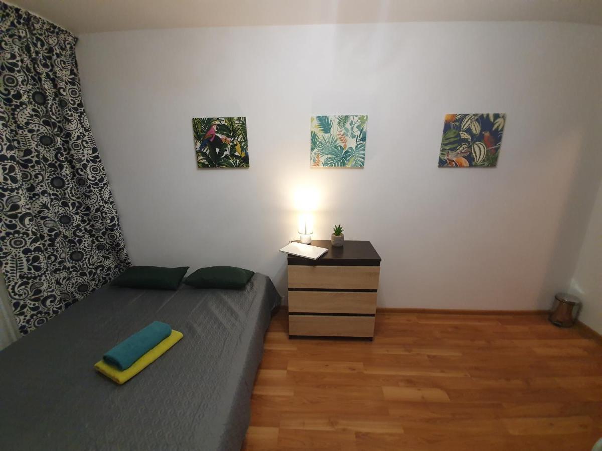 4 Rooms Solidarnosci Варшава Экстерьер фото